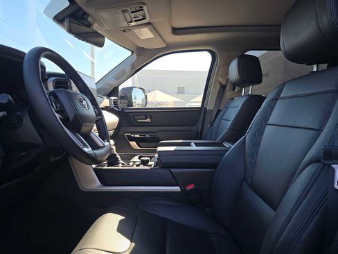 Used 2024 Toyota Tundra Limited image 21