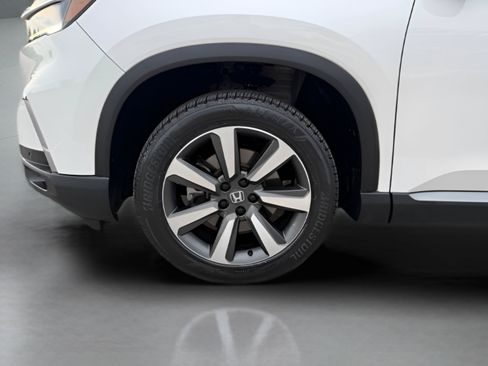 Certified 2024 Honda Pilot Touring image 35