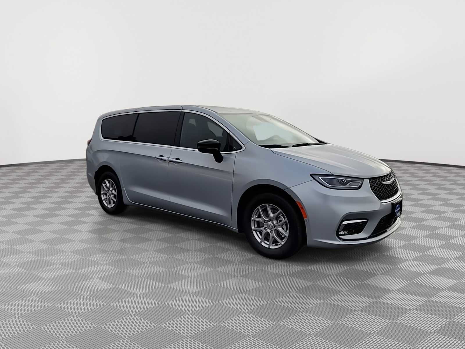 New 2026 Chrysler Pacifica Select FWD image 2