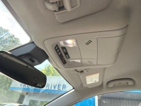 Used 2020 GMC Terrain SLE w/ Driver Convenience Package FWD image 27
