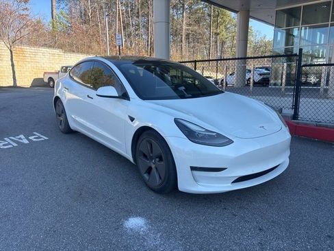 Used 2021 Tesla Model 3 Standard Range Plus image 2