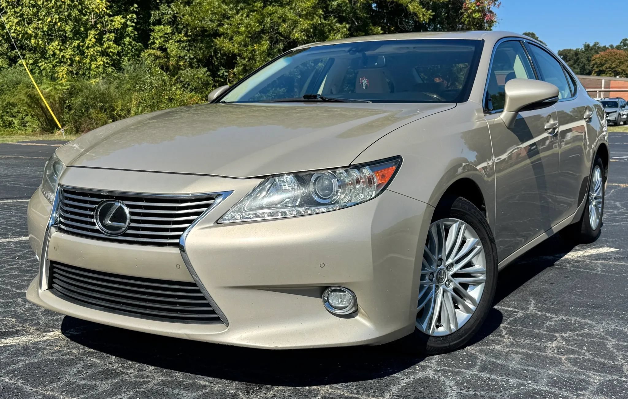 Used 2014 Lexus ES 350 w/ Luxury Package FWD image 1