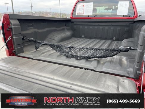 Used 2024 Nissan Frontier SV w/ Technology Package image 16