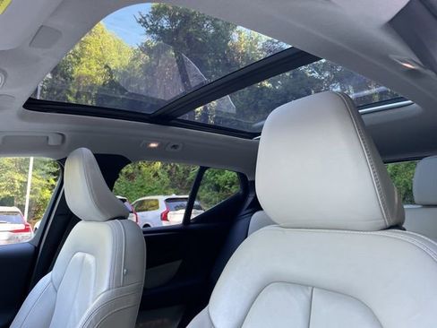 Certified 2023 Volvo XC40 B5 Plus w/ Protection Package Premier image 23