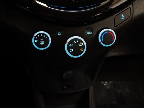 Used 2015 Chevrolet Spark LT FWD image 31
