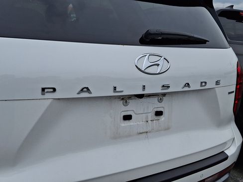 Used 2024 Hyundai Palisade Limited AWD/4WD image 13
