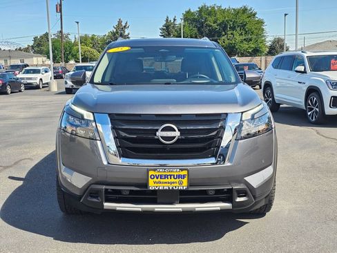 Used 2025 Nissan Pathfinder Platinum AWD/4WD image 6