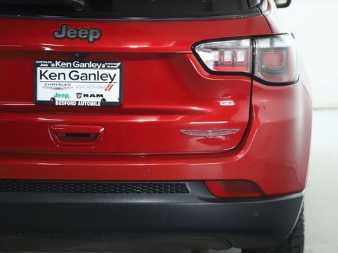 Used 2025 Jeep Compass Trailhawk AWD/4WD image 43