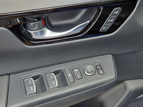 Used 2025 Honda CR-V EX-L image 13