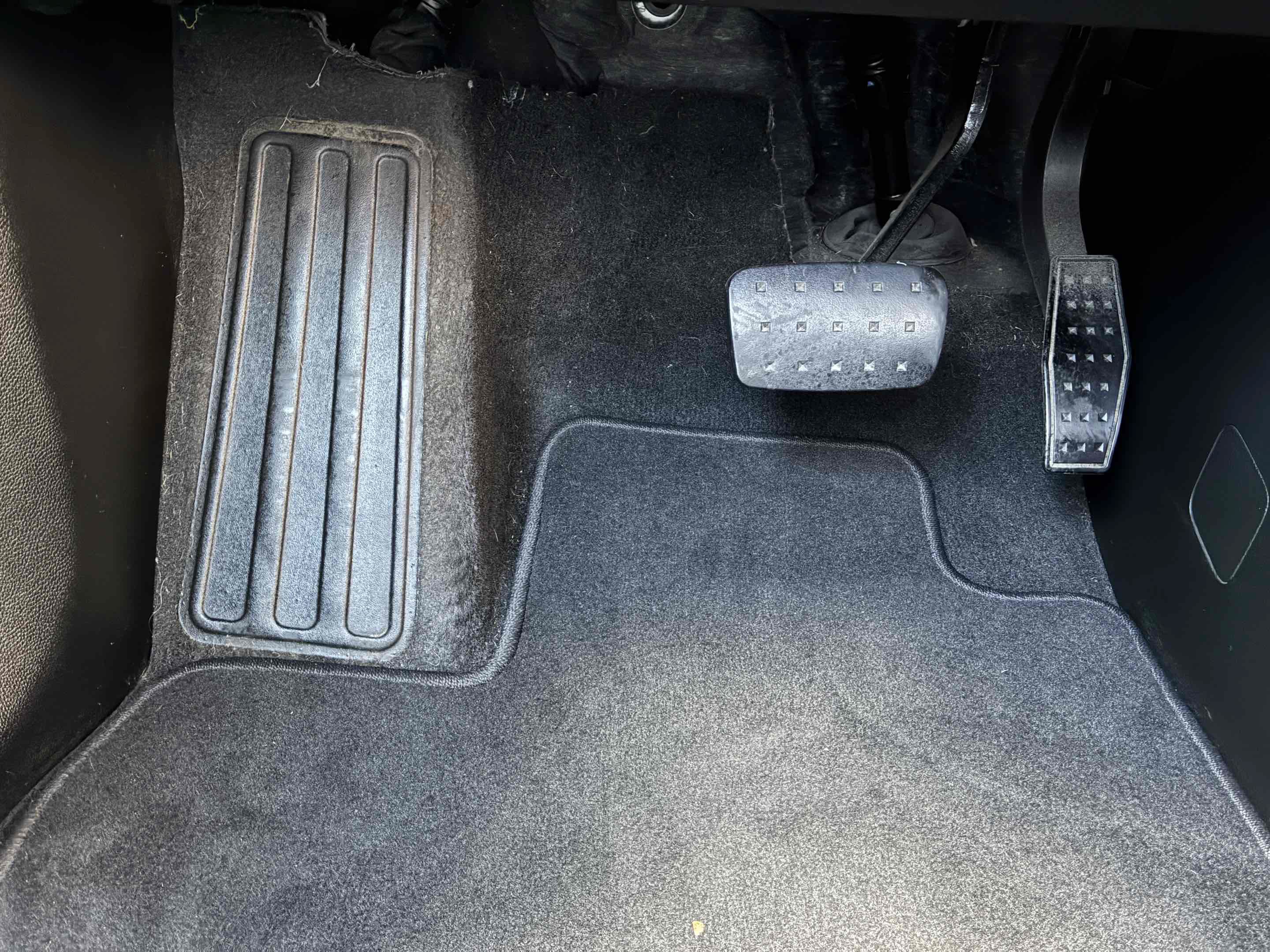 Used 2019 Chevrolet Traverse LT FWD image 31
