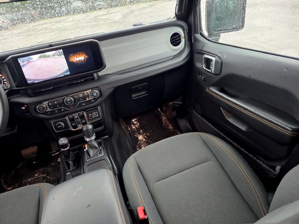 Used 2026 Jeep Wrangler Unlimited Sahara AWD/4WD image 33