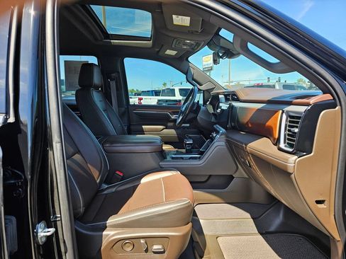 Used 2023 GMC Sierra 1500 Denali w/ Denali Reserve Package AWD/4WD image 10