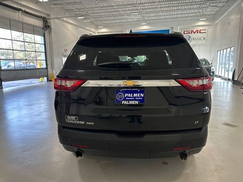 Used 2018 Chevrolet Traverse LT image 9