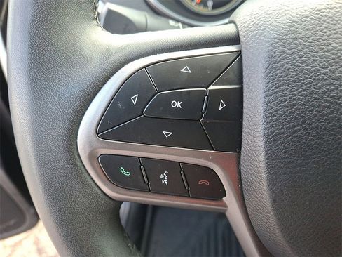 Certified 2022 Jeep Cherokee Limited w/ Elite Package image 17