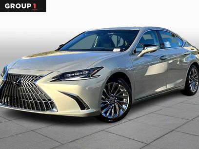 New 2025 Lexus ES 300h w/ Luxury Package