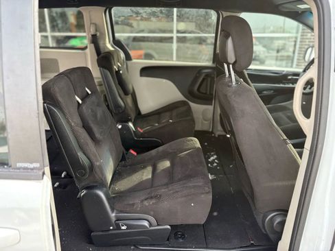 Used 2014 Dodge Grand Caravan SE image 13