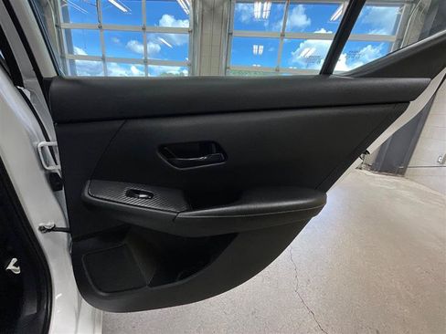 Used 2024 Nissan Sentra SV FWD image 26