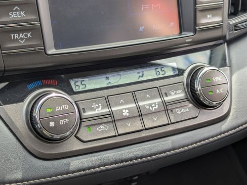 Used 2013 Toyota RAV4 XLE image 18