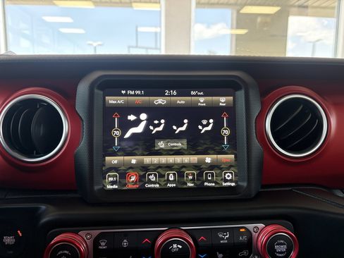 Used 2020 Jeep Gladiator Rubicon AWD/4WD image 32