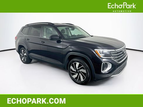 Used 2025 Volkswagen Atlas SE FWD image 1