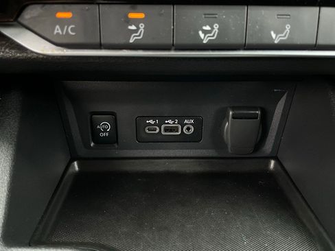 Used 2025 Nissan Sentra SV image 24