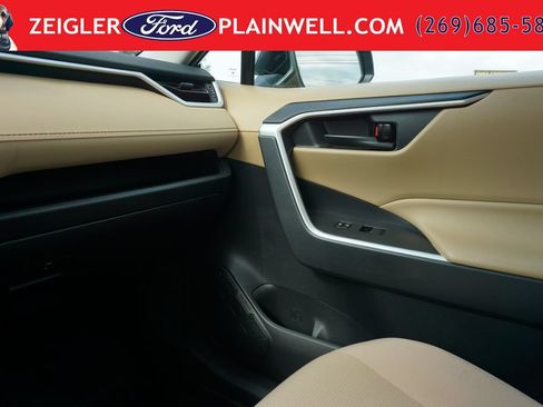 Used 2023 Toyota RAV4 LE AWD/4WD image 29