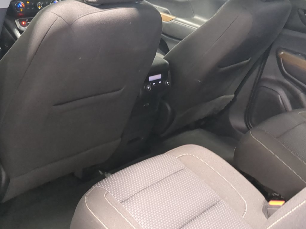 Used 2020 GMC Acadia SLE AWD/4WD image 18
