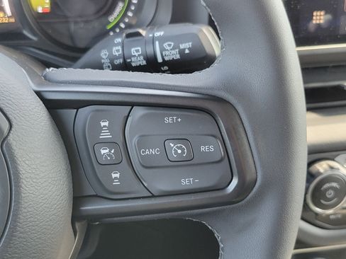 Used 2025 Jeep Wrangler Unlimited Rubicon 4xe w/ Safety Group AWD/4WD image 13