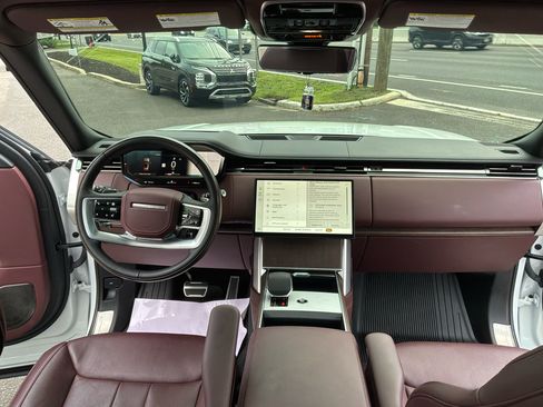 Used 2024 Land Rover Range Rover Long Wheelbase Autobiography AWD/4WD image 23