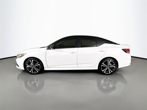 Used 2022 Nissan Sentra SR w/ Trunk Package image 7