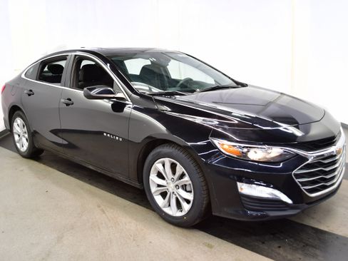 Used 2024 Chevrolet Malibu LT image 2