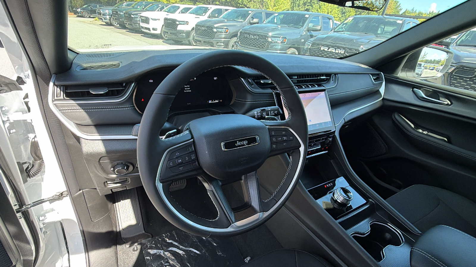 New 2027 Jeep Grand Cherokee Laredo X AWD/4WD image 19
