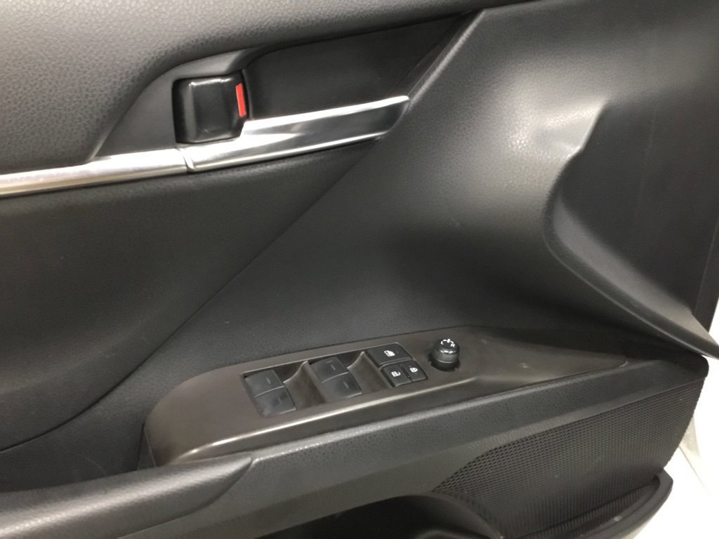 Used 2024 Toyota Camry SE FWD image 6