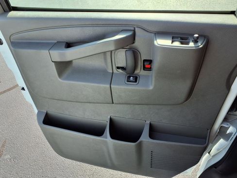 Used 2024 Chevrolet Express 3500 LT w/ LT Preferred Equipment Group image 17