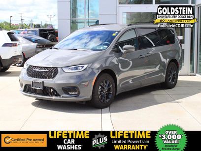Used 2022 Chrysler Pacifica Touring-L w/ S Appearance Package