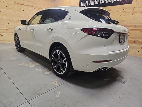 Used 2023 Maserati Levante GT AWD/4WD image 3