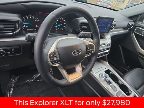 Used 2023 Ford Explorer XLT w/ Equipment Group 202A image 25