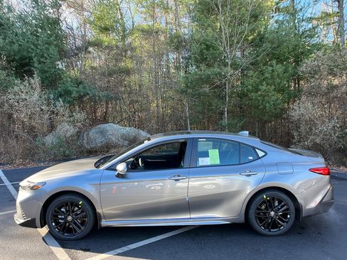 New 2026 Toyota Camry SE w/ Convenience Package image 2