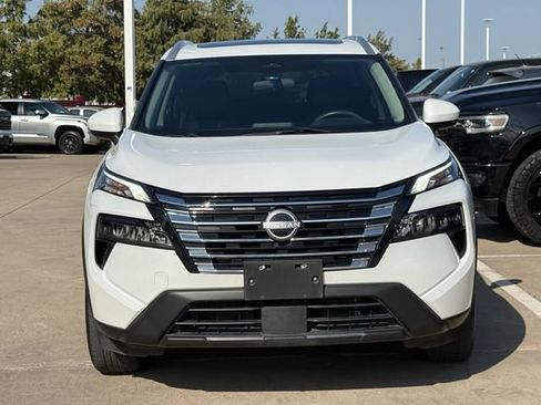 Used 2024 Nissan Rogue SV w/ SV Premium Package FWD image 7