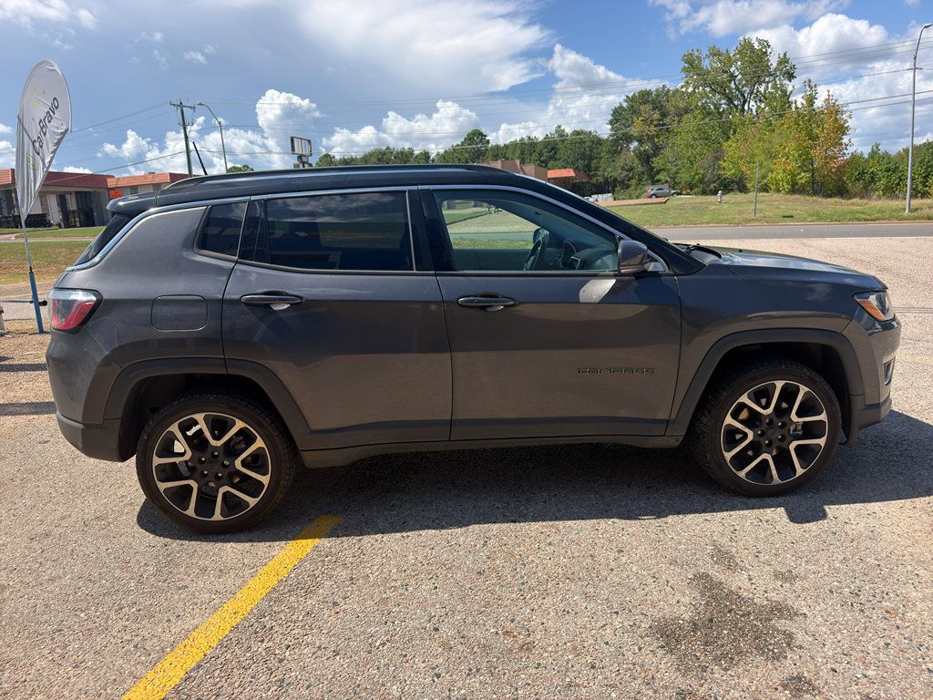 Used 2017 Jeep Compass Limited w/ Navigation Group AWD/4WD image 10