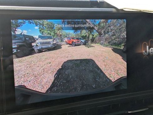 New 2025 Jeep Gladiator Sport image 18