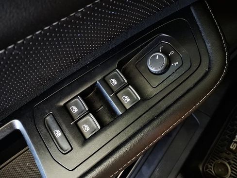 Used 2024 Volkswagen Atlas Cross Sport SE FWD image 25
