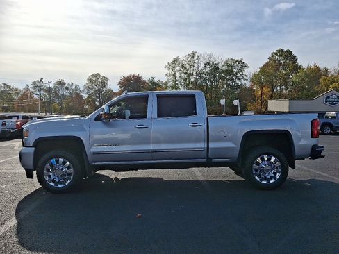 Used 2018 GMC Sierra 2500 Denali w/ Duramax Plus Package image 6