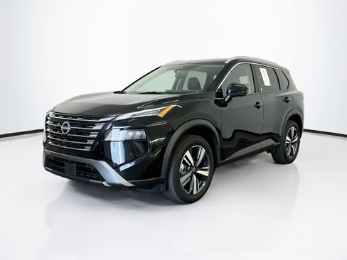 Used 2026 Nissan Rogue SL AWD/4WD image 3