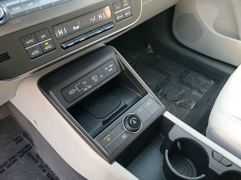 Certified 2024 Hyundai Kona SEL w/ Convenience Package image 21