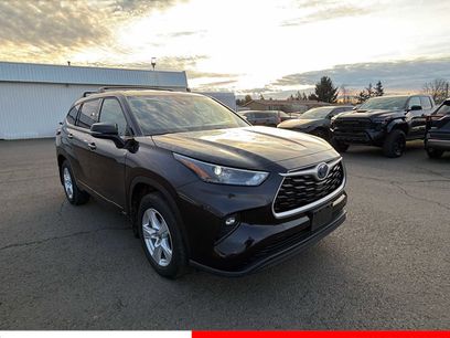 Used 2022 Toyota Highlander LE