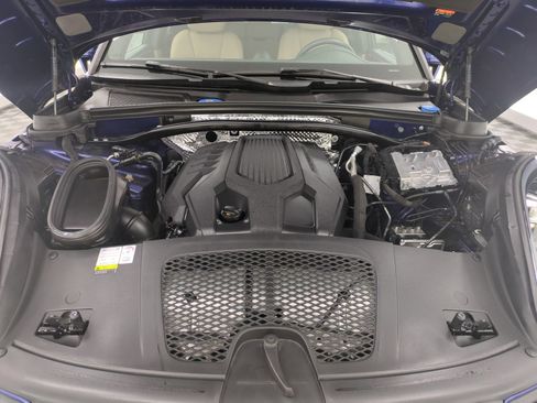 Certified 2023 Porsche Macan AWD/4WD image 26