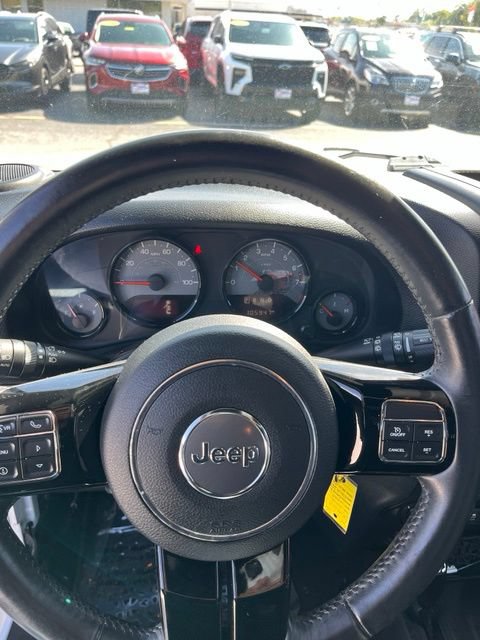 Used 2016 Jeep Wrangler Unlimited Sahara AWD/4WD image 17