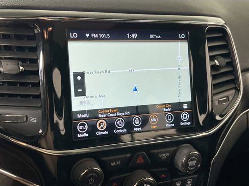 Used 2022 Jeep Grand Cherokee Limited image 13