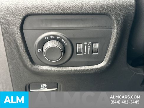 Used 2023 Jeep Grand Cherokee L Altitude image 39